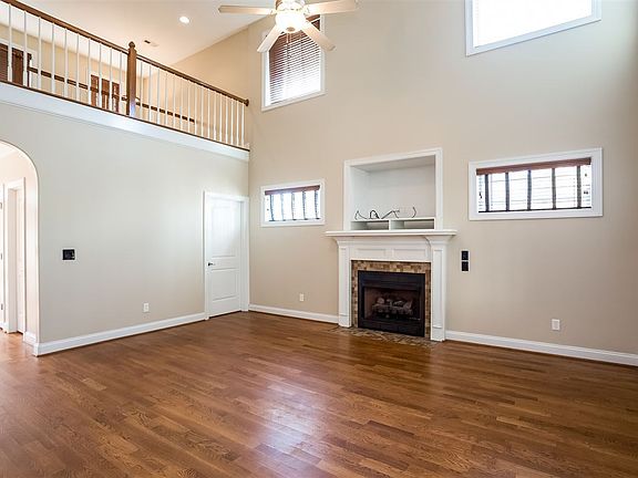 3rd image of 57 Hadrian Ct