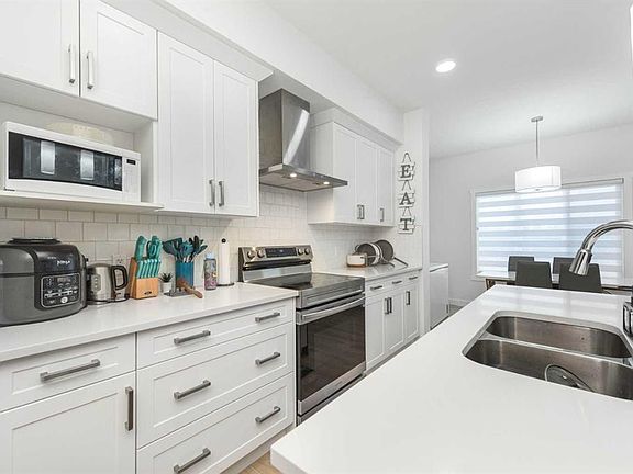 4th image of 308 NW Sora Ter SE