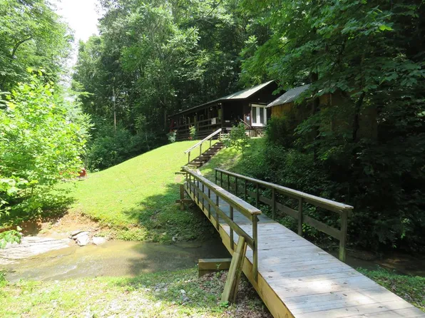 1181 Roughshod Hollow Rd, Byrdstown, TN 38549