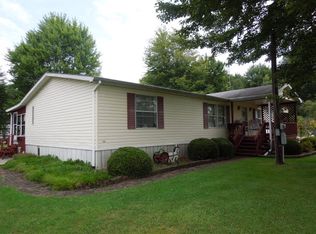 2018 Iroquois Rd, Jamestown, PA 16134