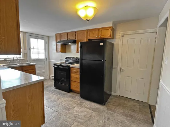 24 E High St #C, Hummelstown, PA 17036