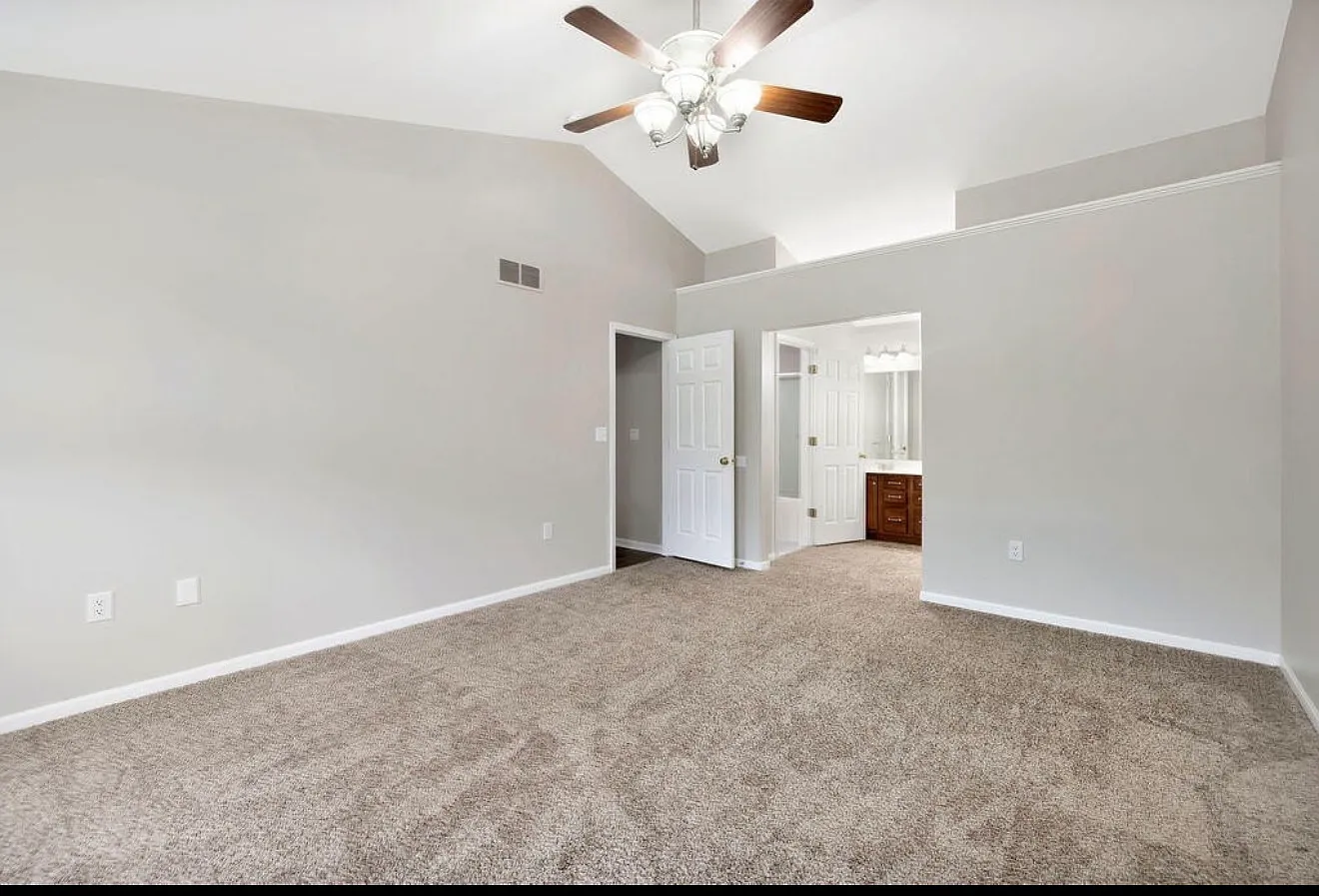 4 bed, 2179 sqft, $2,650 — Photo 4