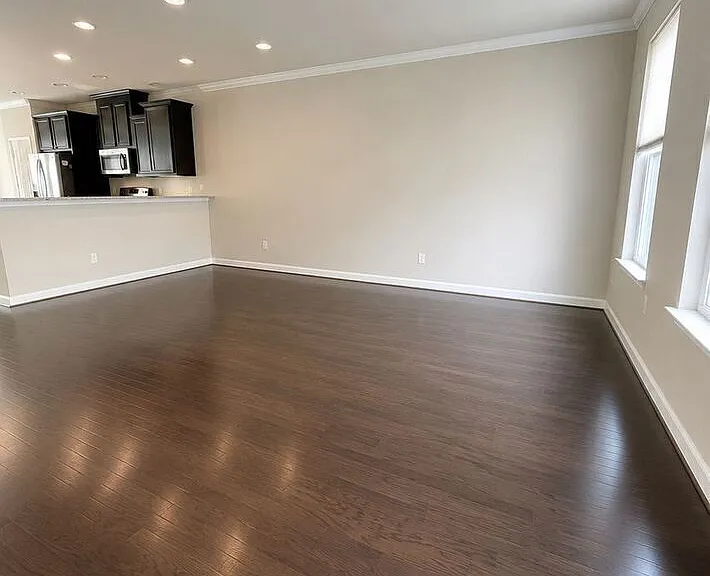 106 Calhoun Ln — Photo 2