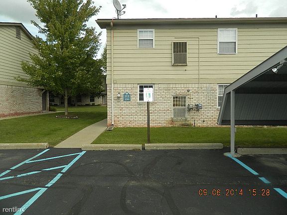 5th image of 210 Princeton Dr #1