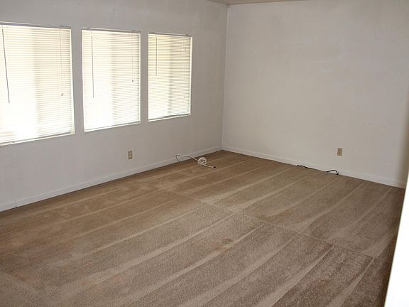 5th image of 3996 N American St