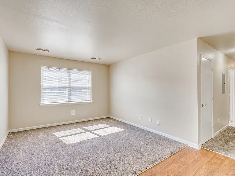 Cherokee Hills Apartments — Photo 14
