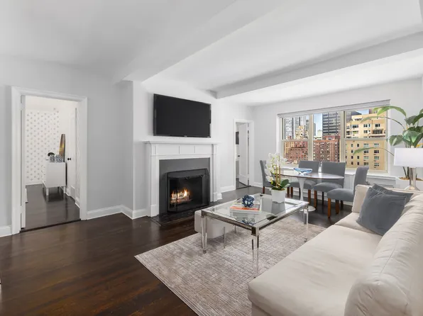 400 East 52nd Street image 1 of 10