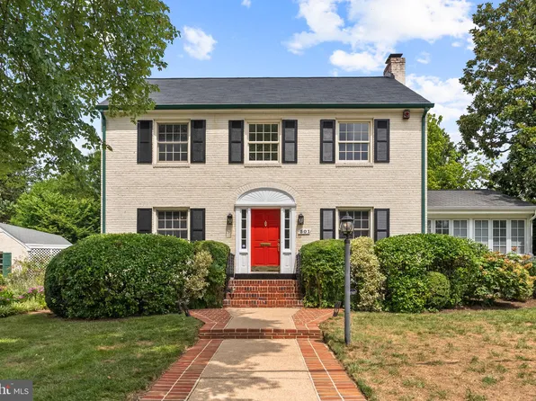 501 Hilltop Ter, Alexandria, VA 22301