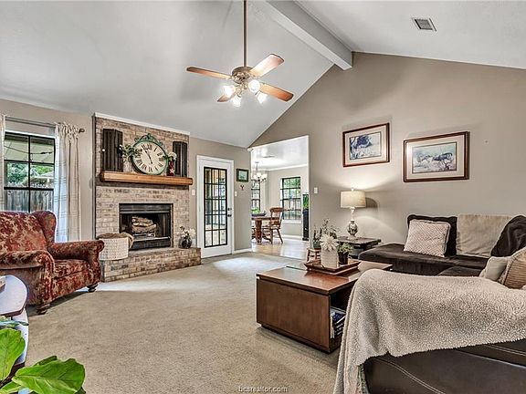 5th image of 2110 Sleepy Hollow Ln
