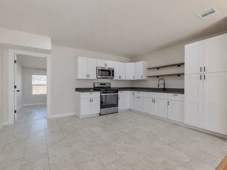 306 Westmoreland Dr — Photo 7