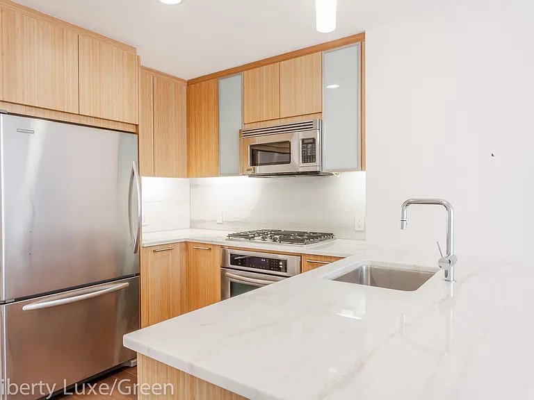 200 N End Ave #12S — Photo 4