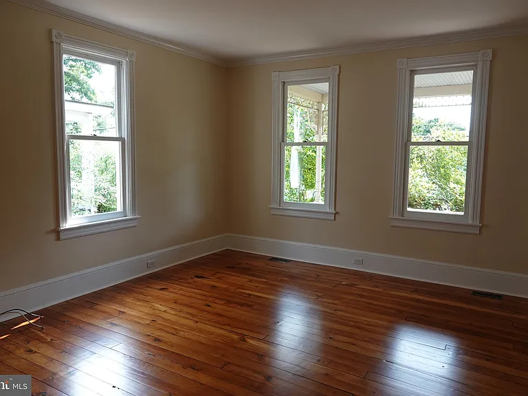 36 Hart Ave — Photo 20