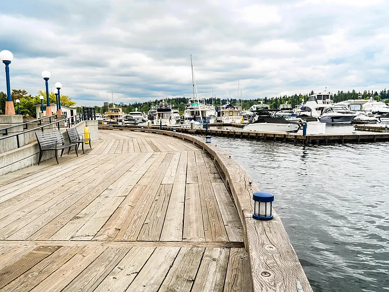 Waterfront boardwalk near Downtown Kirkland with marina views, walking paths, and access to parks, shops, and lakeside dining.
