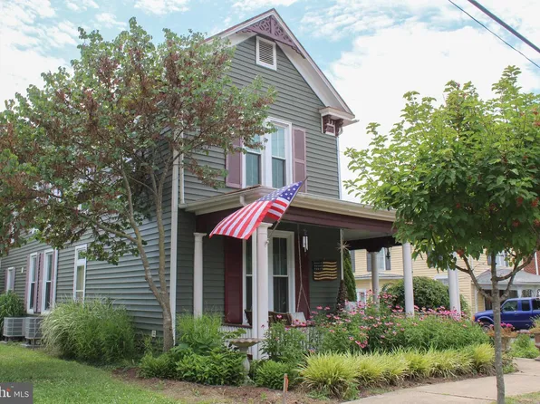 207 S Muhlenberg St, Woodstock, VA 22664