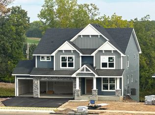 7284 Auburn Ln, Inver Grove Heights, MN 55077