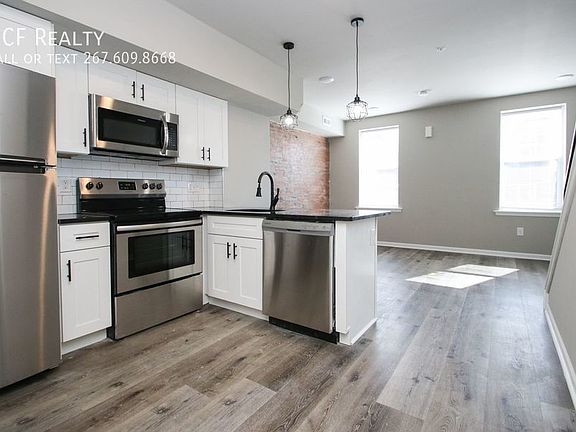 3rd image of 2237 W Oxford St Floor 2