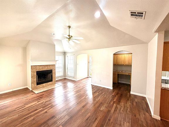 4th image of 9212 Coral Ln