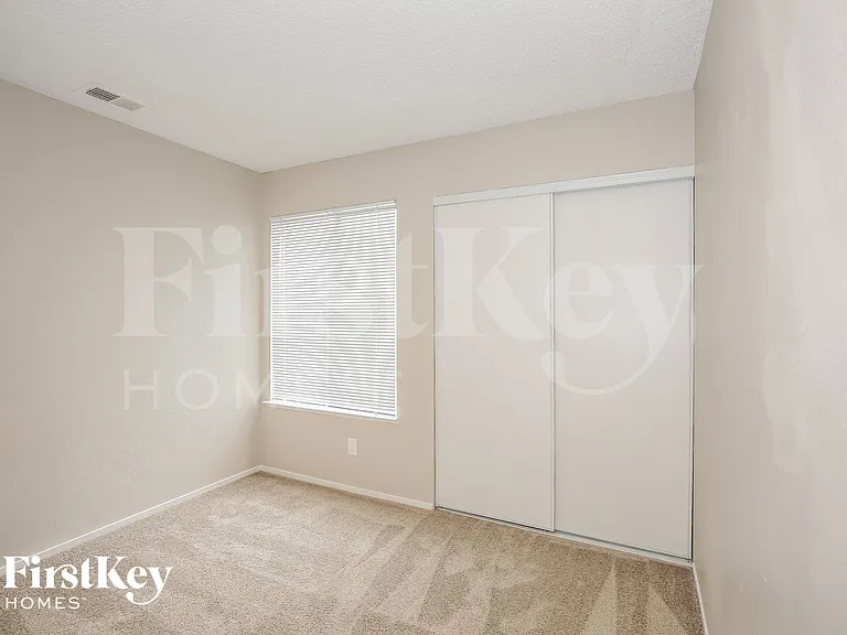 6533 Chilton Ct — Photo 10