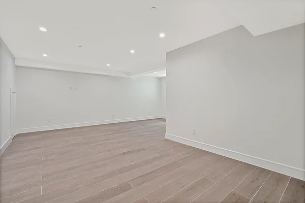 Sold by Daniel Gale Sotheby's International Realty | media 19