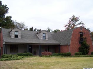 1607 Eastwood Dr SE, Decatur, AL 35601