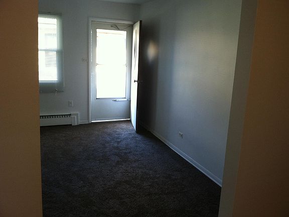 2nd image of 118 Douglas Ave APT 2
