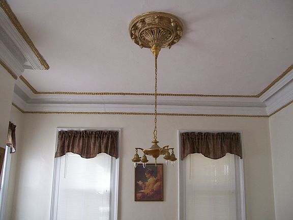 Ceiling Medallion, Crown Molding in 2nd Bedroom