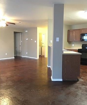 3rd image of 410 Saul St