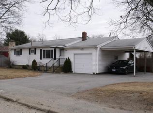 828 Sandy Ln, Warwick, RI 02889