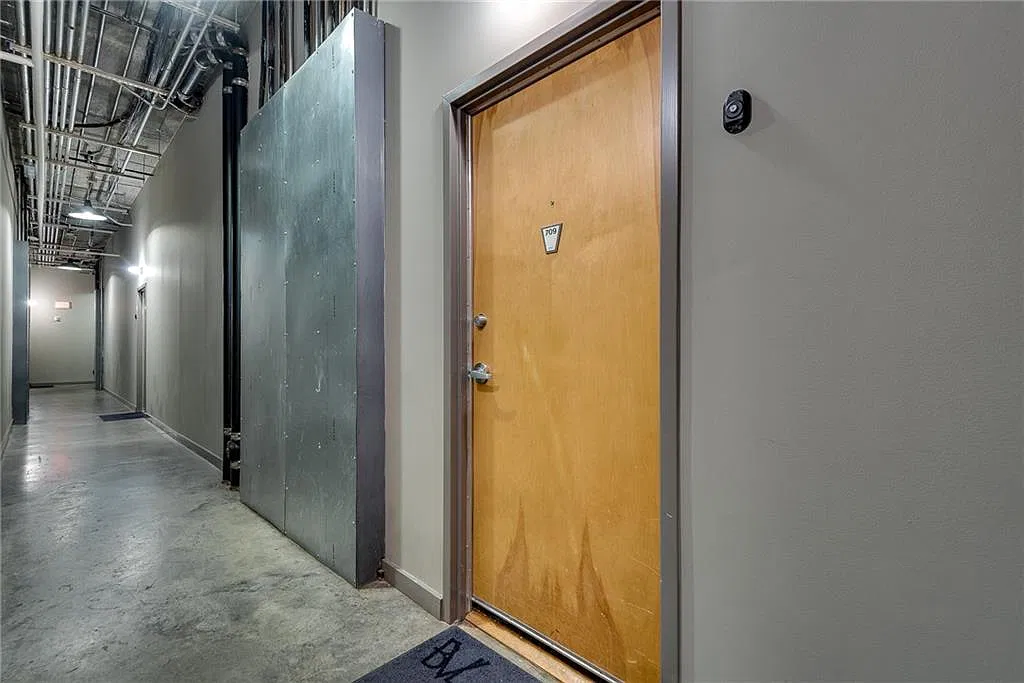 1 bed, 1.5 bath, 1230 sqft, $3,500 — Photo 3