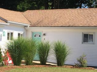 7 Wampum Rd, Narragansett, RI 02882