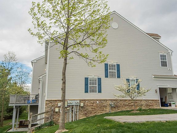 4th image of 9 Bainbridge Pl Unit 502