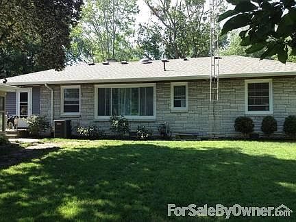 Screened in porch off garage