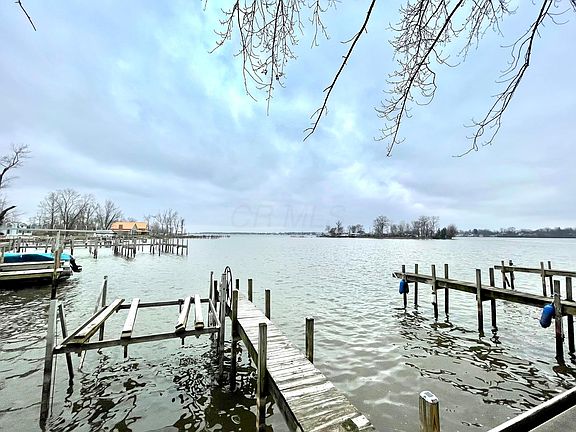2nd image of 13939 Custers Point Road Ne