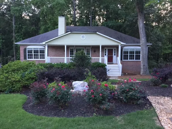 2395 Castle Ln NE, Marietta, GA 30062