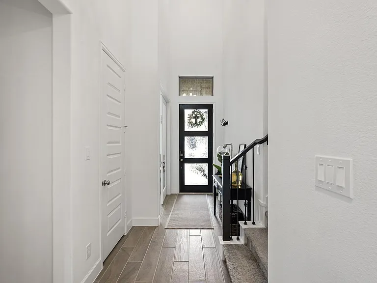 18419 Circle Bar Ranch Ct — Photo 2