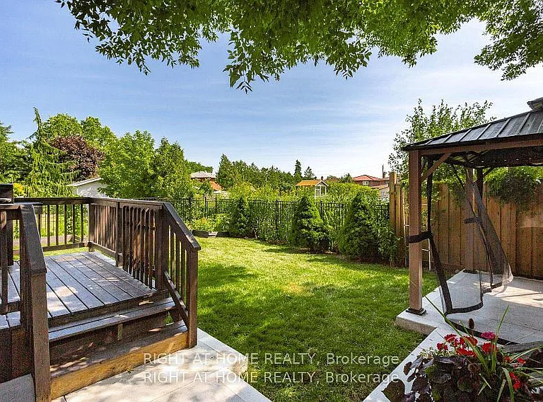 1220 Meredith Ave — Photo 40
