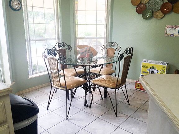 5th image of 1001 Orange Ln