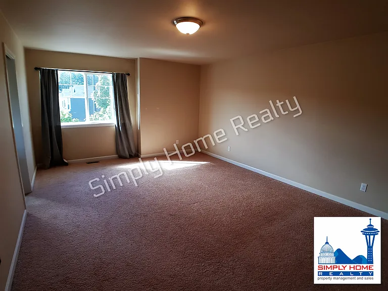 4518 Edgewater Blvd NE — Photo 9