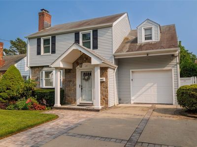 177 Ferncroft Road, Mineola, NY, 11501