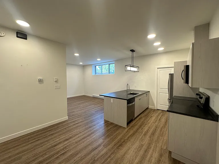 325 Lockwood St — Photo 27