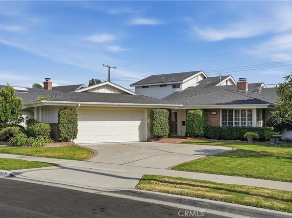 2037 S Capella Ct, Costa Mesa, CA 92626