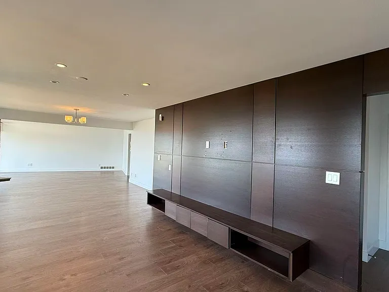 1445 Chartwell Dr #MAIN HOUSE — Photo 9