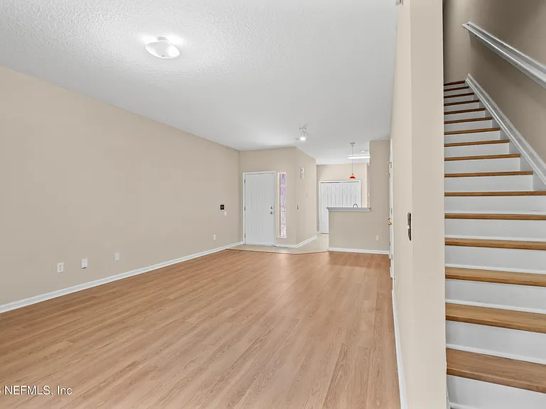 313 Scrub Jay Dr — Photo 11