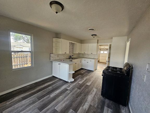 5th image of 2510 NW 15th St