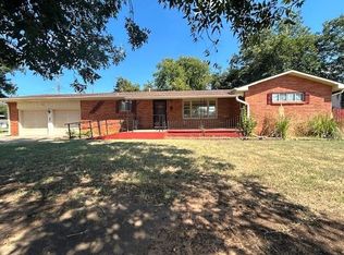 804 N 7th St, Perry, OK 73077