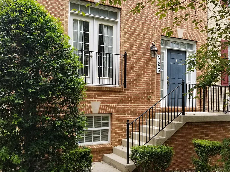 523 Pelican Ave — Photo 2