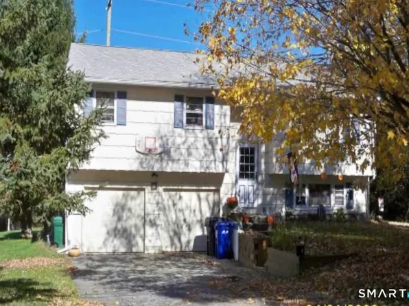 16 Stonecastle Road, New Milford, CT 06776