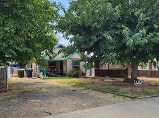 1198 N East St, Tulare, CA 93274