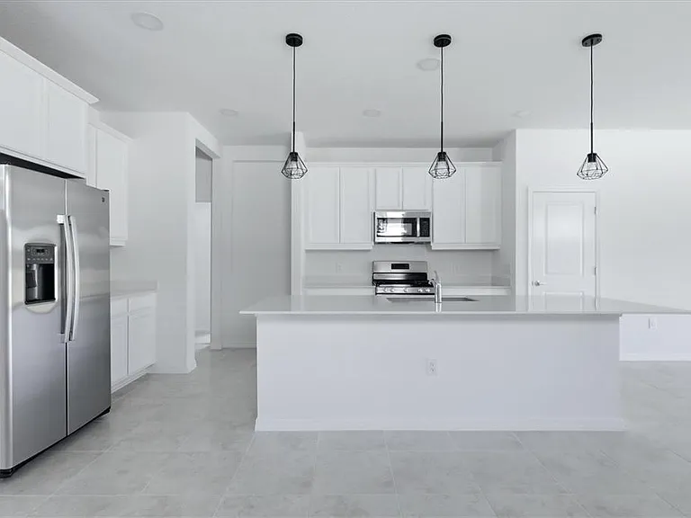 8113 Sternway Rd — Photo 15