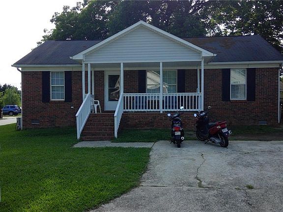 4th image of 320 Gant St